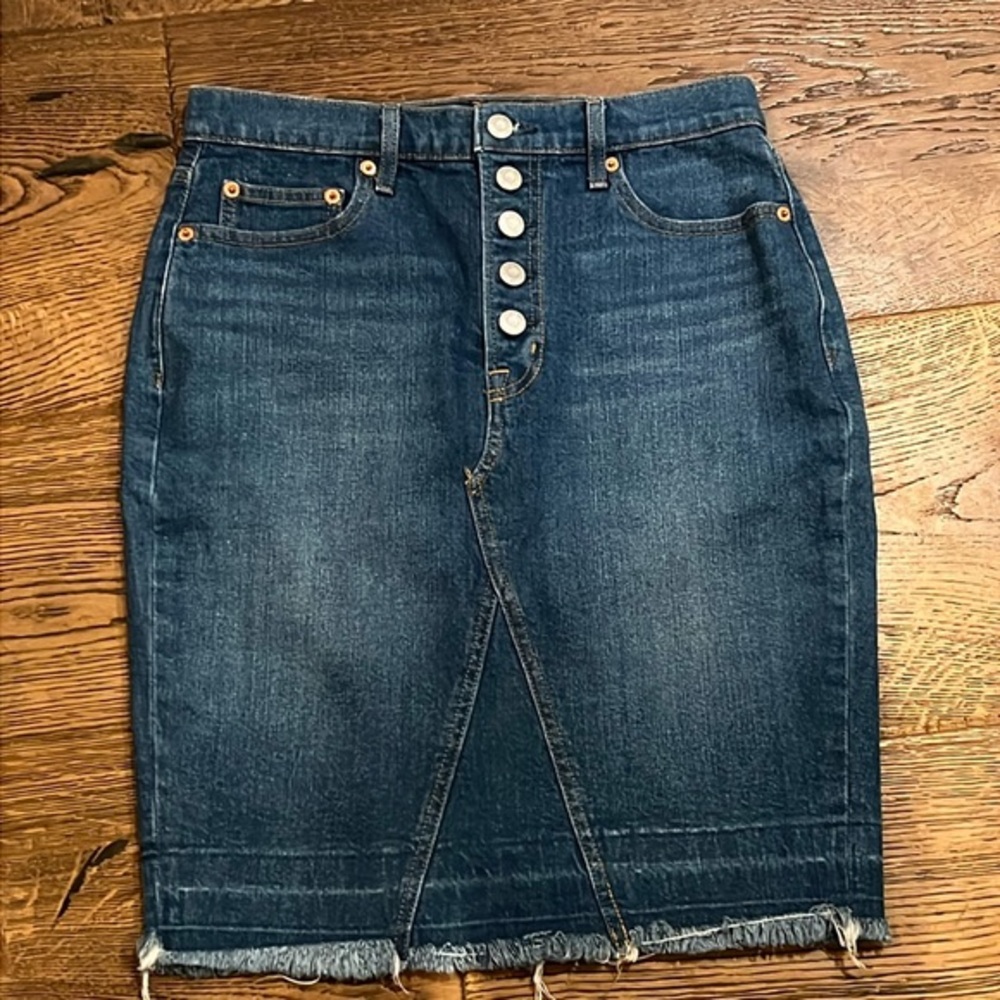 Gap‎ women’s size 28 button fly denim skirt